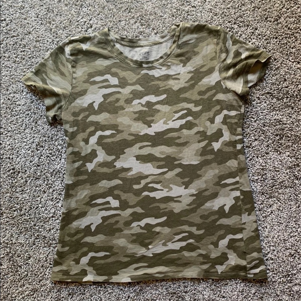 Vs pink camo t shirt